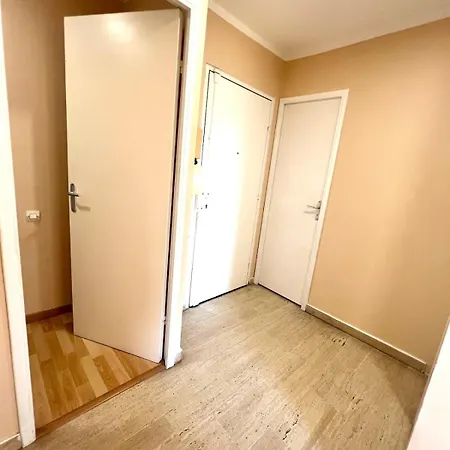- 4 People - Parking 公寓 昂蒂布