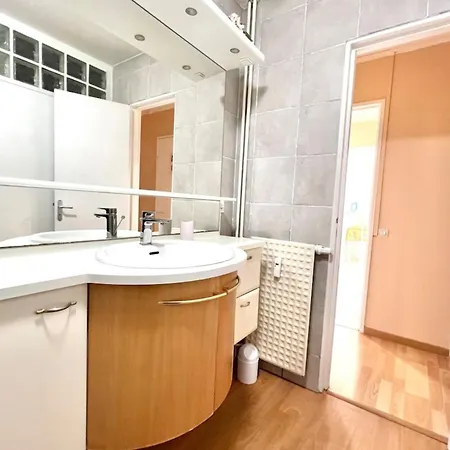 - 4 People - Parking 公寓 昂蒂布